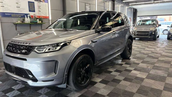 Land Rover Discovery Sport Discovery Sport 2.0 TD4 R-DYNAMIC MHEV DIESEL/HYBRIDE LICHTE VRACHT bj. 2021 1e eigenaar