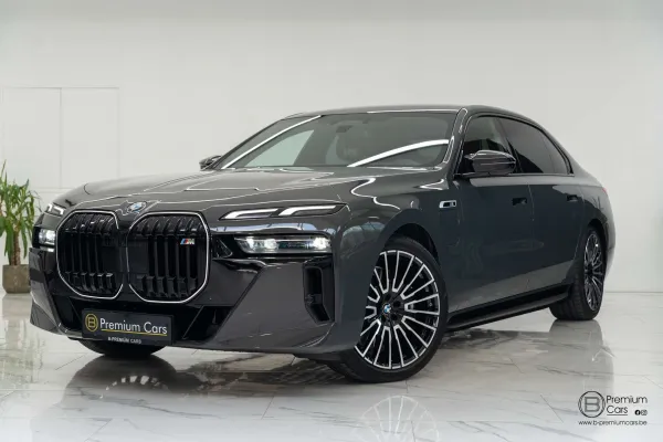 BMW 760 xDrive Individual! FULL OPTIONS! Black pack!