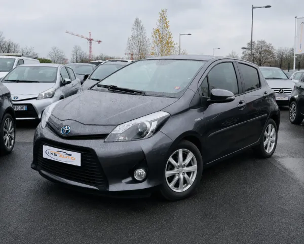 Toyota Yaris III 1.5 HYBRID 100H BUSINESS