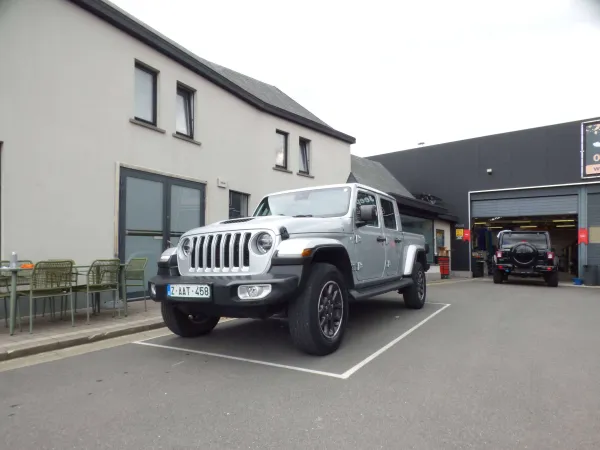 Jeep Gladiator Gladiator 3.0 V6 4WD Overland**Silver**40000km**