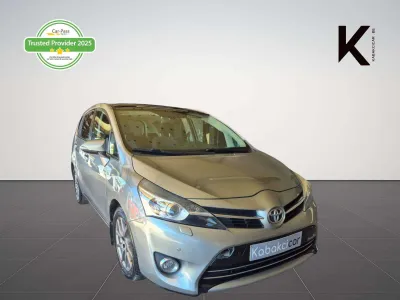 Toyota Verso 2.0 D-4D Premium - Ganrantie 12 Mois avec Entretien Effectué, Carpass et Contrôle Technique