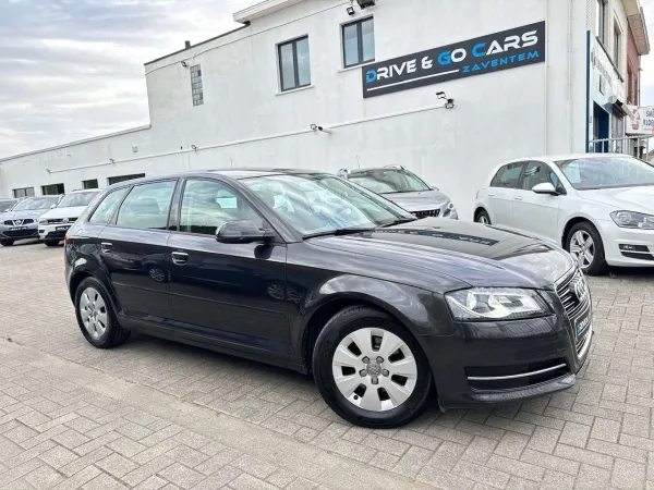 Audi A3 Sportback 1.6 TDi - Xenon ** 1 JAAR GARANTIE **