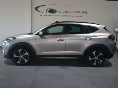 Hyundai TUCSON Tucson 2.0 CRDi 4WD Executive / LEDER / NAVI + CAMERA/ PANORAMA / FULL