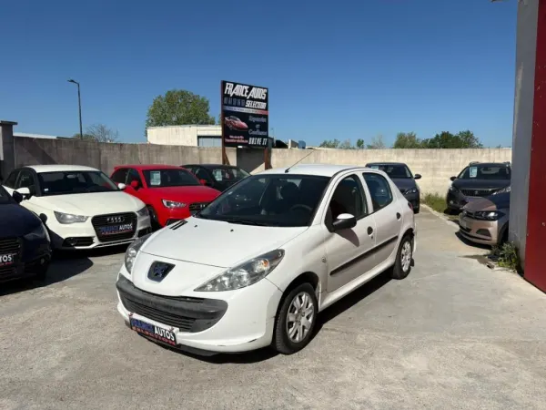 Peugeot 206+ 1.1L 60 CH ESSENCE DE 2009 - ENTIÈREMENT RÉVISÉE & GARANTIE PENDANT 12 MOIS EN EUROPE