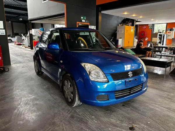 Suzuki Swift 1.3i 16v GA/12 mois de garantie/AIRCO