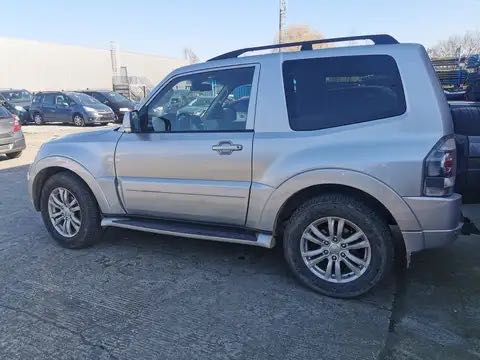 Mitsubishi Pajero 3.2 DI-D Invite