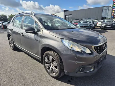 Peugeot 2008 1.2i / Marchand ou Export
