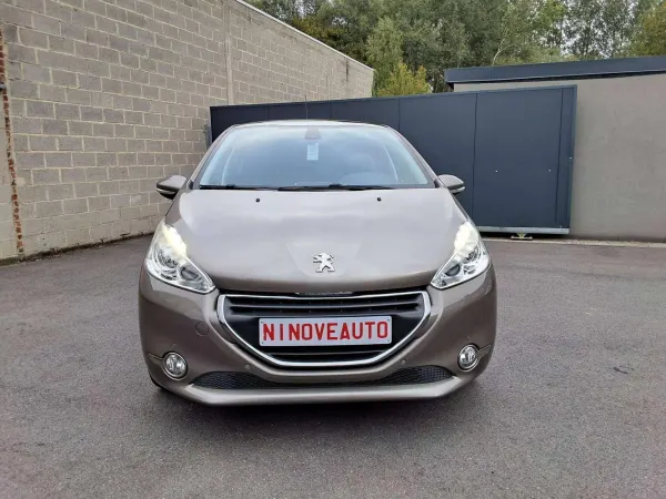 Peugeot 208 208 1.2i Allure PANORAMISCH DAK PARKH VOOR&ACHTER