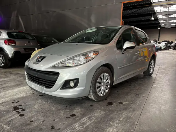 Peugeot 207 207 1.4i Access / 12 MOIS DE GARANTIE