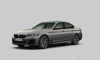 BMW 545 e xDrive M-SPORT/LASER/OPENDAK/HUD/H&K/360°/MEMORY