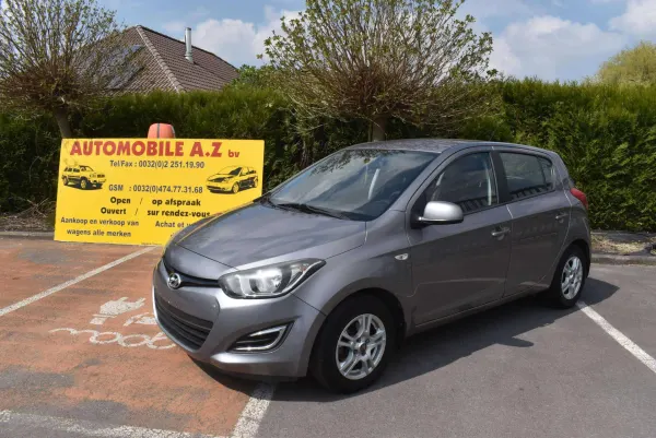 Hyundai i20 1.4i Lounge Autom / Airco ***12M GARANTIE***