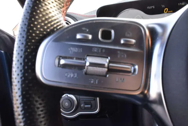 Mercedes-Benz CLA 200 d Pack AMG Cockpit ***12M GARANTIE***