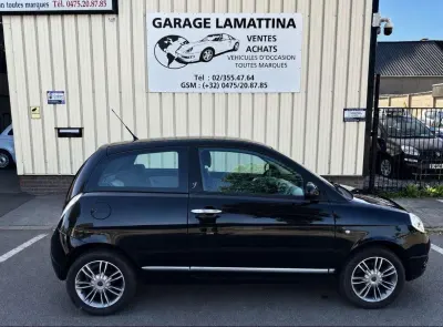 Lancia Ypsilon Ypsilon 1.4i garantie 1 an