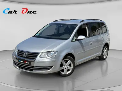 Volkswagen Touran 1.9 TDI 105 FAP Confortline DSG7 7 Places