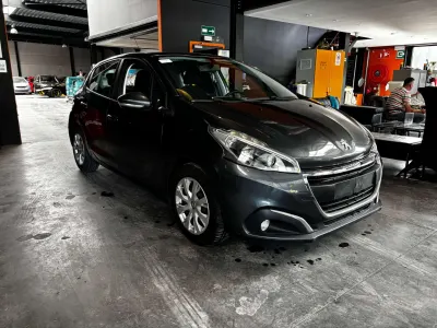 Peugeot 208 208 1.2 / Automatique / 12 Mois de Garantie