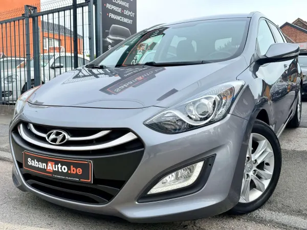 Hyundai i30 i30 SW 1.6 CRDi ° NAVI ° CAMERA ° JANTES ° GARANTI 12 MOIS !!!