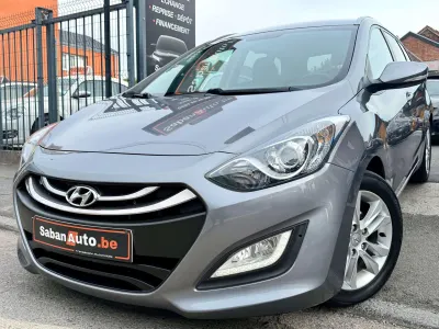 Hyundai i30 i30 SW 1.6 CRDi ° NAVI ° CAMERA ° JANTES ° GARANTI 12 MOIS !!!