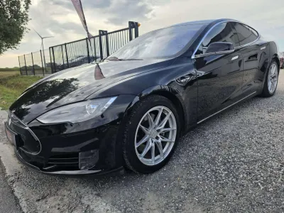 Tesla Model S Model S 70 kWh Dual Motor