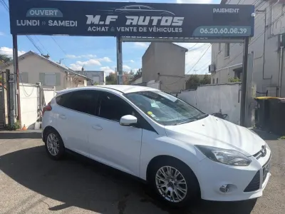 Ford Focus BOITE AUTO 2l TDCI PARK ASSISTE RADAR RÉGULATEURS BLUETOOTH