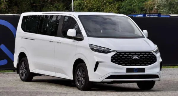 Ford Tourneo Custom TITANIUM 9PL CARPLAY CAMERA