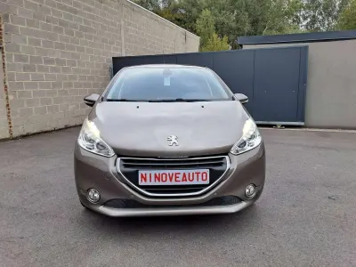 Peugeot 208 208 1.2i Allure PANORAMISCH DAK PARKH VOOR&ACHTER
