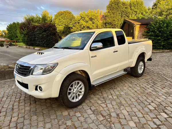 Toyota Hilux 2.5 D-4D 4WD 17500 excl.  * Belgium car *