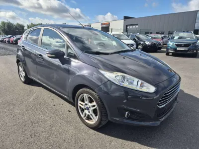 Ford Fiesta 1.5 TDCi Titanium / Capteurs de recul / Marchand o