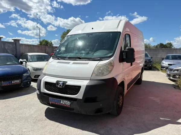 Peugeot Boxer 2.2L HDI 101 CH DIESEL - BEAUCOUP DE RANGEMENTS | RÉVISÉE-GARANTIE 12 MOIS