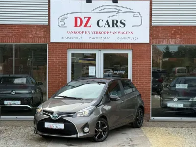 Toyota Yaris HYBRID TWO-TONE 1.5I 73PK |✅NAVIGATIE | CAMERA | KEY LESS START | DEALER ONDERHOUDEN | 1STE EIGENAAR |