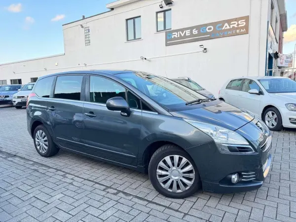 Peugeot 5008 2.0 HDi | 7 PL | Pano | DVD | Navi