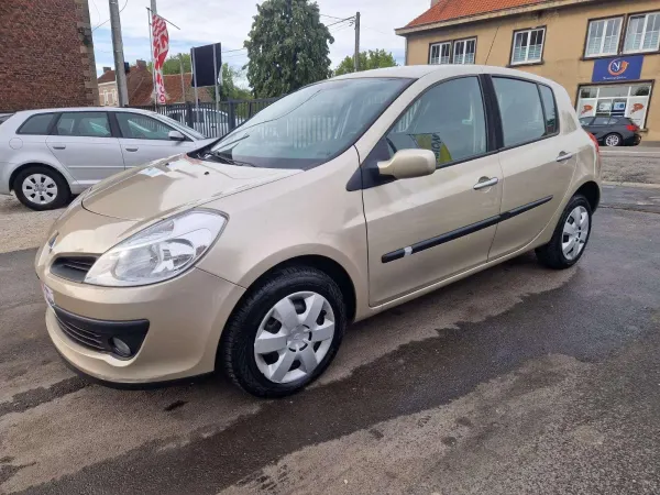 Renault Clio 1.6i 16v BOITE AUTO Privilège *** CLIM/CRUISE CONTROLE/SIEGES CHAUFFANTS ***