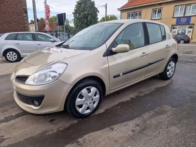 Renault Clio 1.6i 16v BOITE AUTO Privilège *** CLIM/CRUISE CONTROLE/SIEGES CHAUFFANTS ***