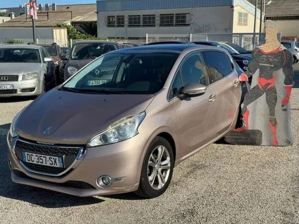 Peugeot 208 1.6 E-HDI FAP ALLURE 4CV 5P