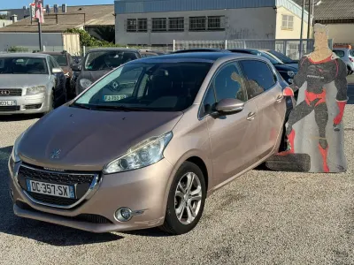 Peugeot 208 1.6 E-HDI FAP ALLURE 4CV 5P