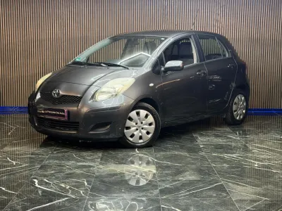 Toyota Yaris II 1.3 - 87 VVT-i Sol