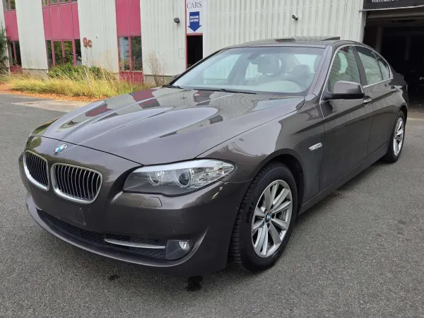 BMW 523 523i