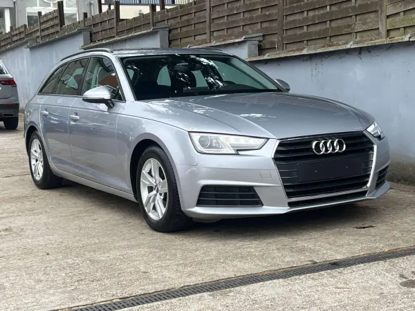 Audi A4 Avant 2.0 TDi 150CV 6VIT Sport (73926km historique complet)