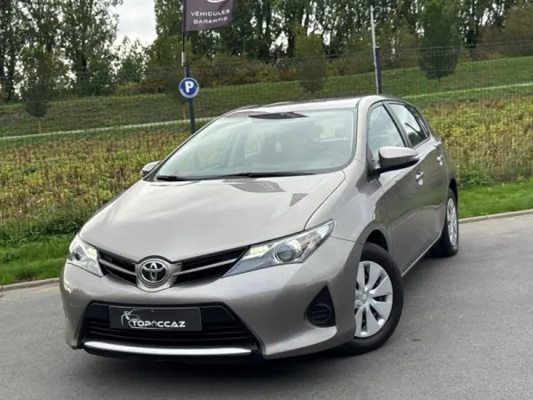 Toyota AURIS 90 D-4D ACTIVE 5.P * 10/2013 * 1ERE MAIN * GARANTIE