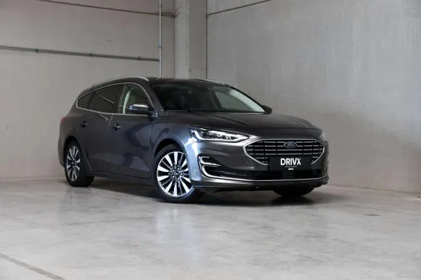 Ford Focus Titanium Vignale l Stuuverw. l Carplay l ACC l DAB l Trekhaak l LED