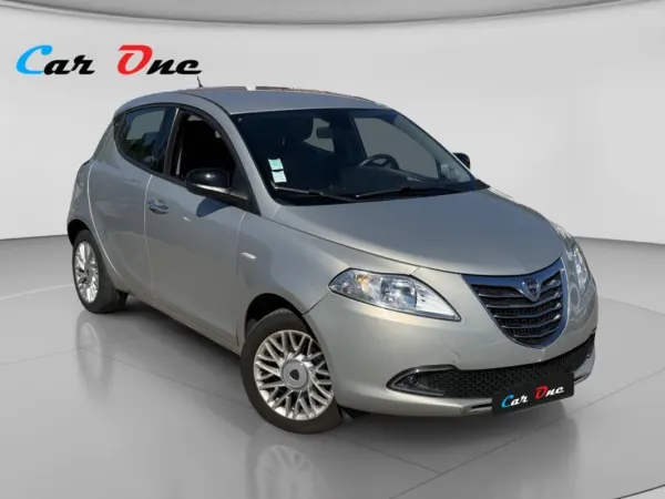 Lancia Ypsilon 0.9 TwinAir 85 ch StopetStart Gold DFS / Boite Automatique