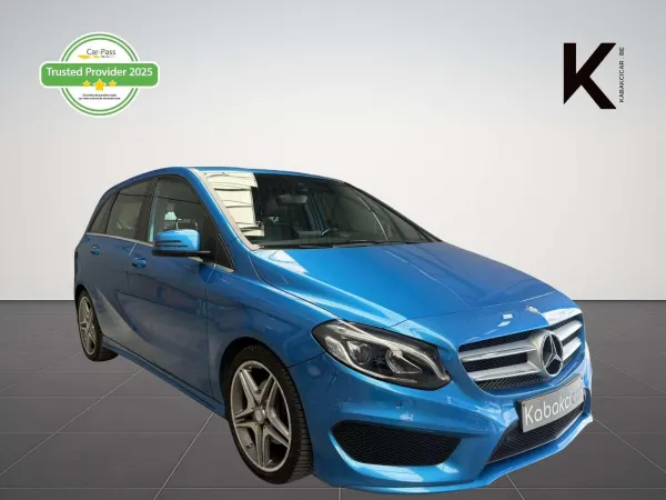 Mercedes-Benz B 180 1.6i "M270" AMG Line / Navigation / Full Capteurs / Garantie 12 Mois