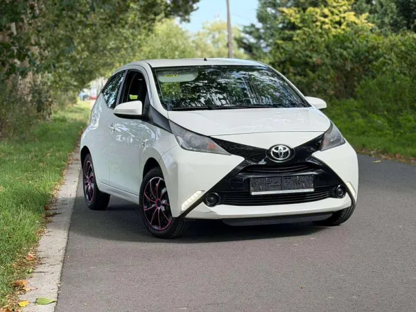 Toyota Aygo 1.0i VVT-i x-play - Garantie 12 mois
