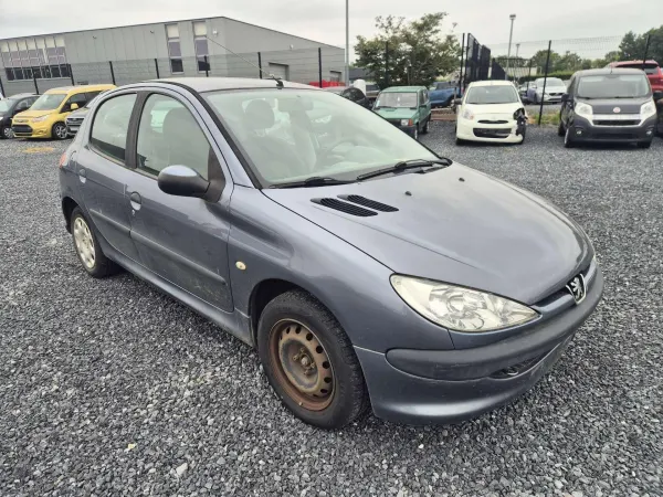 Peugeot 206 1.4i / MP3 / Marchand ou Export