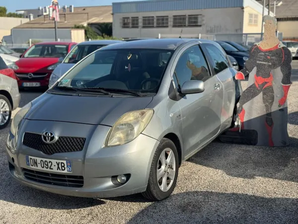 Toyota YARIS 90 D-4D LUNA 3P