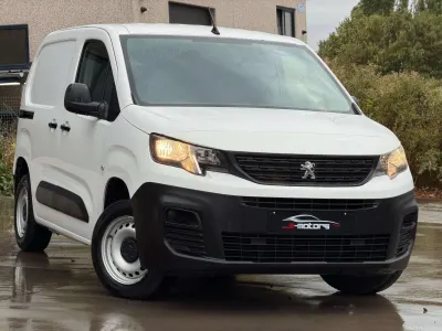 Peugeot Partner 1.6 BlueHDi • UTILITAIRE • ATTACHE REMORQUE