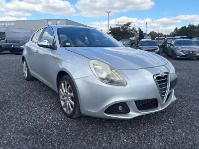 Alfa Romeo Giulietta 1.6 JTD M-Jet "Sportiva" / Bose / Marchand ou Export