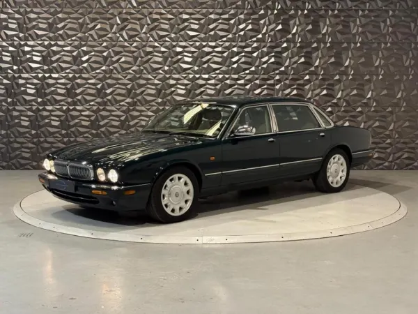 Jaguar Daimler 4.0i V8 Suralimenté - BVA 1997 Super