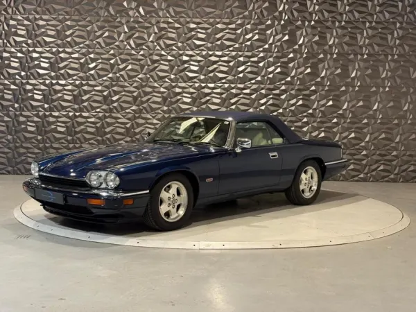 Jaguar XJSC Cabriolet 4.0i - BVA . PHASE 2