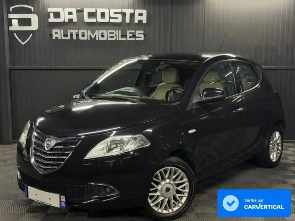 Lancia Ypsilon LA18114