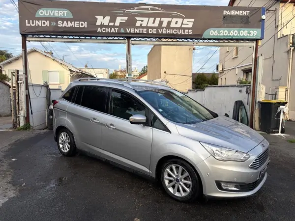 Ford Grand C-max 2016 7 Places BOITE AUTO TDCI GPS RADARS AV/AR Bluetooth RÉGULATEUR Aux